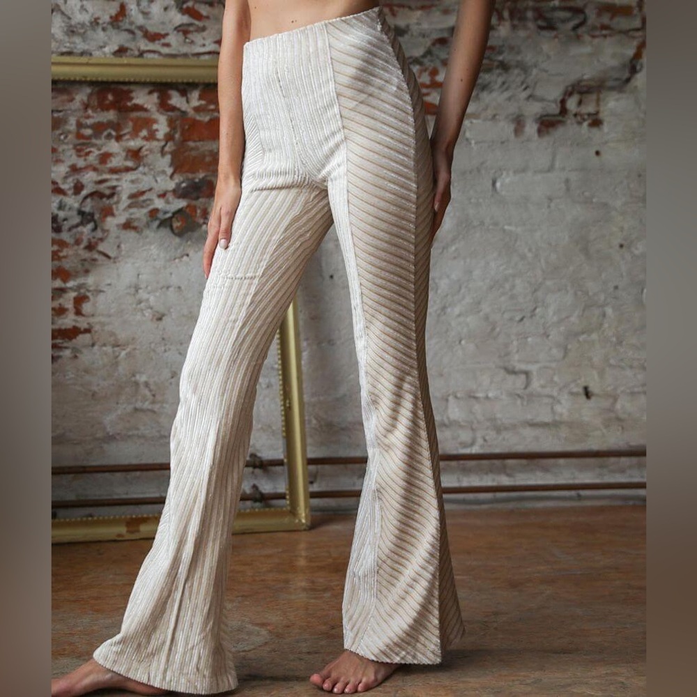 Free People Slim Pull-On Velvet Flare Pants Ribbed Velvet Flare Pant Size M